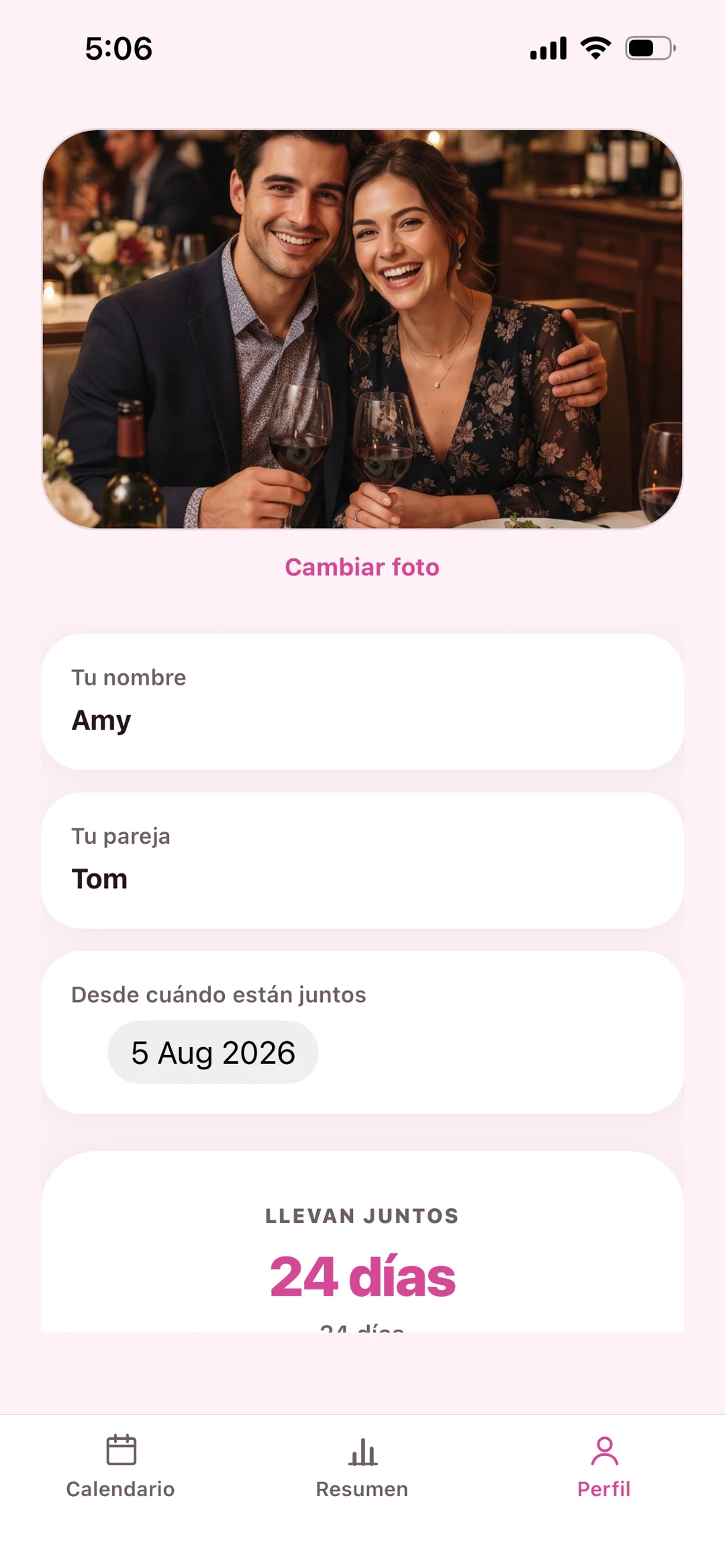 Pantalla de pareja con la foto de los dos arriba y la fecha en que empezaron.